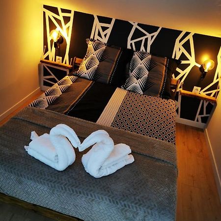 La Roche-Chalais Appartement Neuf Climatise Sous Les Toits المظهر الخارجي الصورة