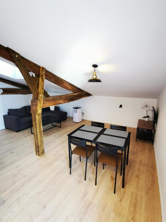 La Roche-Chalais Appartement Neuf Climatise Sous Les Toits المظهر الخارجي الصورة