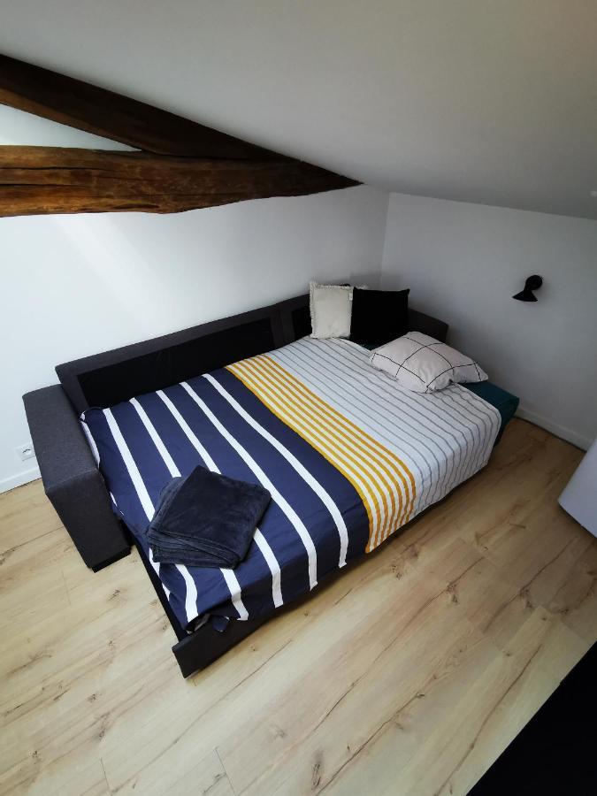 La Roche-Chalais Appartement Neuf Climatise Sous Les Toits المظهر الخارجي الصورة